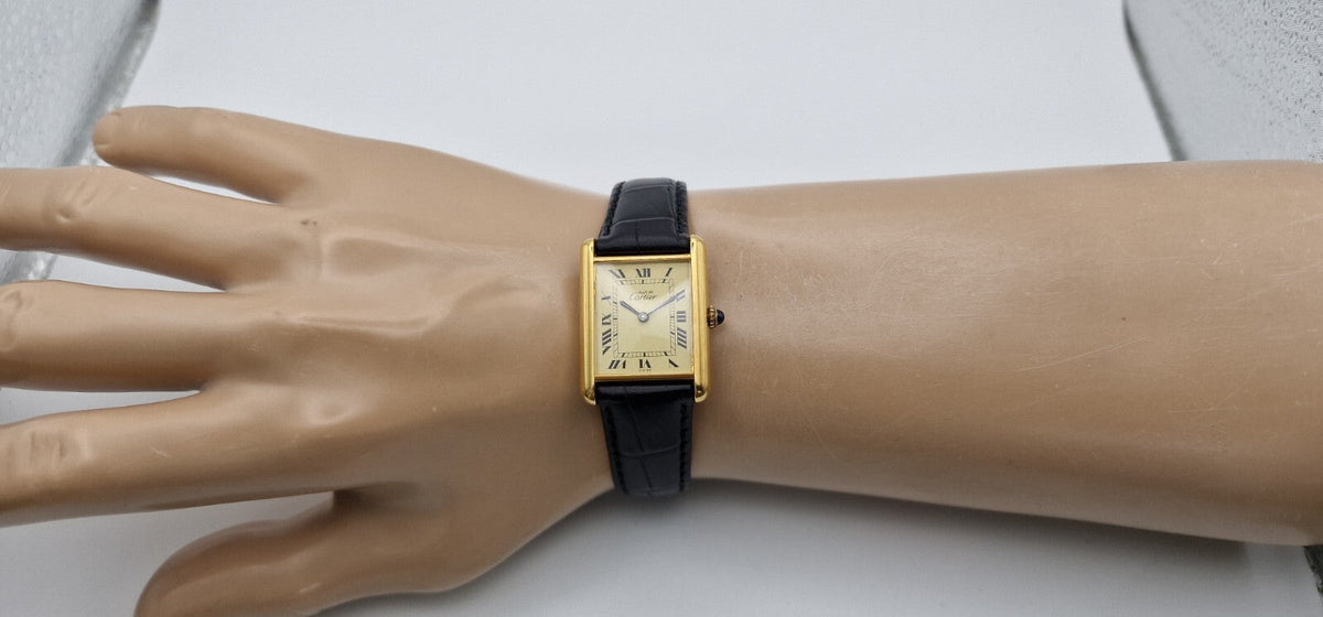 Must de Cartier Tank - 18ct Gold on Silver, Vintage Mid Size Mechanical